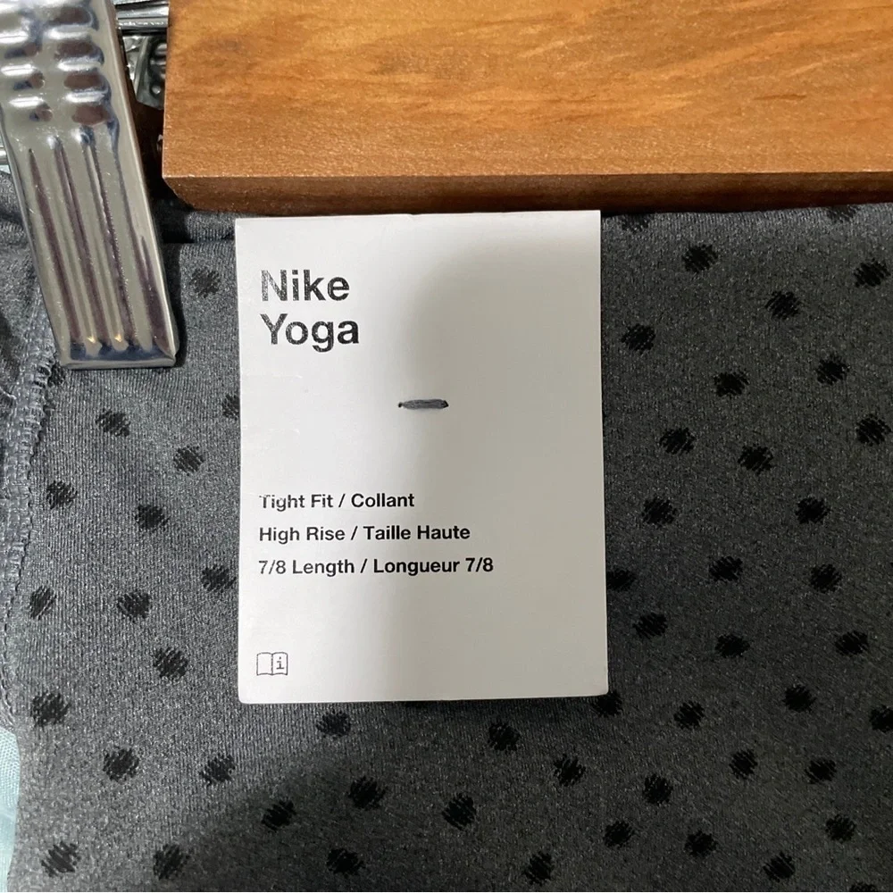 Nike Yoga Tights Womens S Dry Dot Twist 7/8 Capri Length Gray Black Nwt